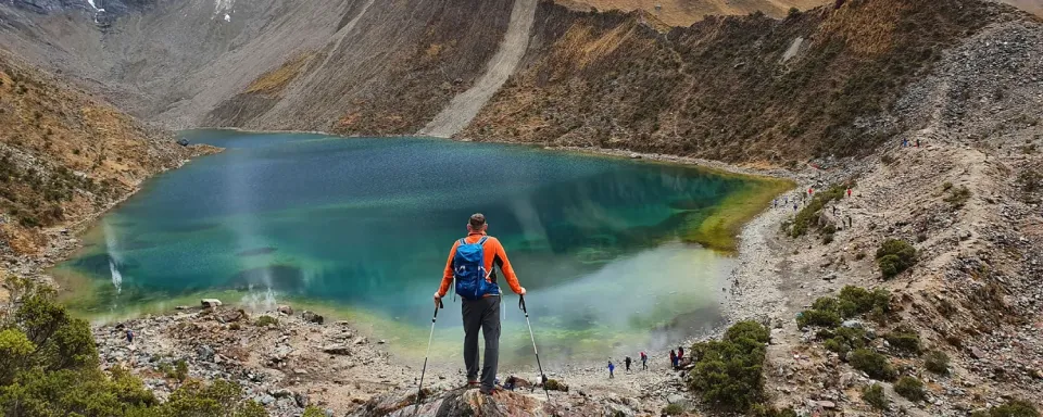 Traveler humantay lake trek