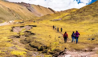 Hike to Vinicunca